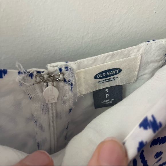 Sundress, White with Blue Pattern from Old Navy - Picture 5 of 8